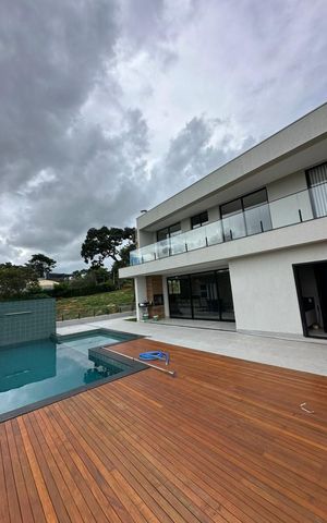 Casa para alugar com 395m², 4 quartos e 7 vagas Casa para alugar com 395m², 4 quartos e 7 vagasÁrea externa