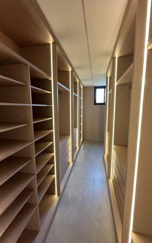Casa para alugar com 395m², 4 quartos e 7 vagas Casa para alugar com 395m², 4 quartos e 7 vagasQuarto