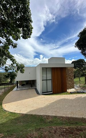 Casa para alugar com 395m², 4 quartos e 7 vagas Casa para alugar com 395m², 4 quartos e 7 vagasÁrea externa
