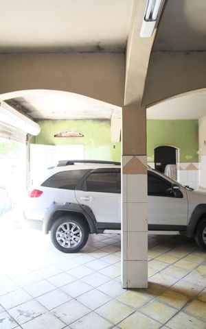 Casa à venda com 300m², 3 quartos e 2 vagasGaragem