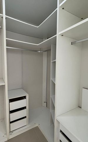 Apartamento à venda com 88m², 2 quartos e 2 vagas Apartamento à venda com 88m², 2 quartos e 2 vagasCloset do quarto 1