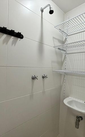 Apartamento à venda com 88m², 2 quartos e 2 vagas Apartamento à venda com 88m², 2 quartos e 2 vagasBanheiro de serviço