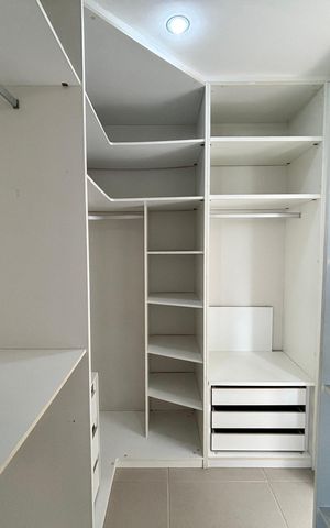 Apartamento à venda com 88m², 2 quartos e 2 vagas Apartamento à venda com 88m², 2 quartos e 2 vagasCloset do quarto 1