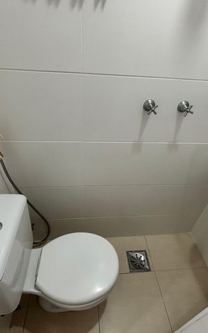 Apartamento à venda com 88m², 2 quartos e 2 vagas Apartamento à venda com 88m², 2 quartos e 2 vagasBanheiro de serviço