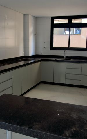 Apartamento à venda com 125m², 4 quartos e 3 vagas