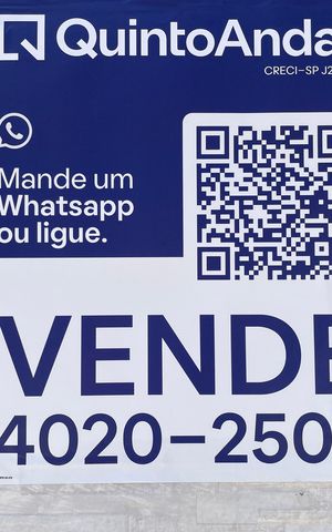 Casa à venda com 320m², 2 quartos e 7 vagasPlaca HBJM 376