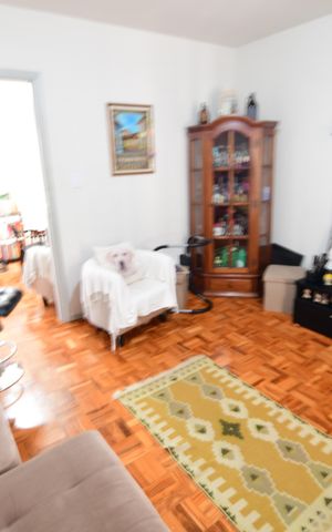 Casa à venda com 238m², 5 quartos e 3 vagasSala