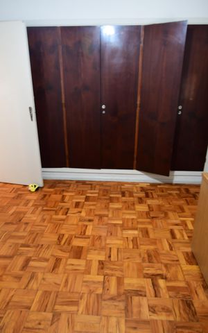 Casa à venda com 238m², 5 quartos e 3 vagasQuarto 4
