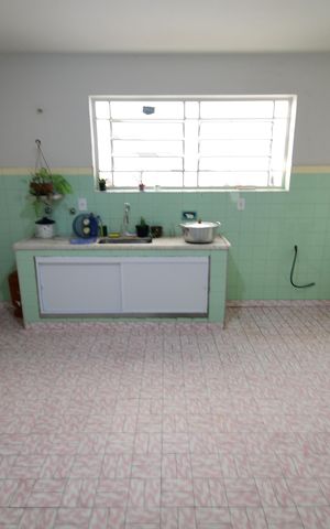 Casa à venda com 238m², 5 quartos e 3 vagasCozinha 2