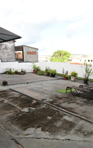 Casa à venda com 238m², 5 quartos e 3 vagasQuintal