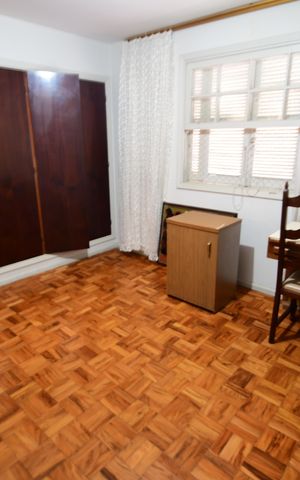 Casa à venda com 238m², 5 quartos e 3 vagasQuarto 4