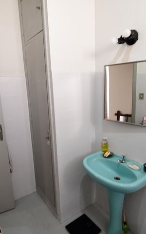 Casa à venda com 238m², 5 quartos e 3 vagasBanheiro 1