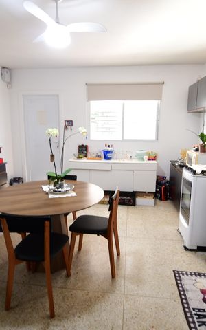 Casa à venda com 238m², 5 quartos e 3 vagasCozinha 1
