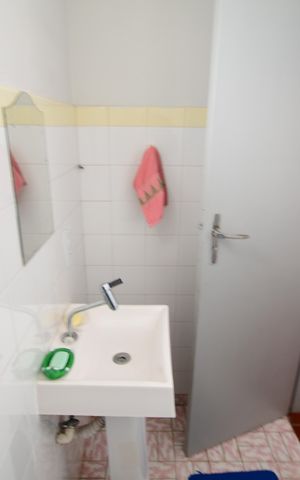 Casa à venda com 238m², 5 quartos e 3 vagasBanheiro de serviço