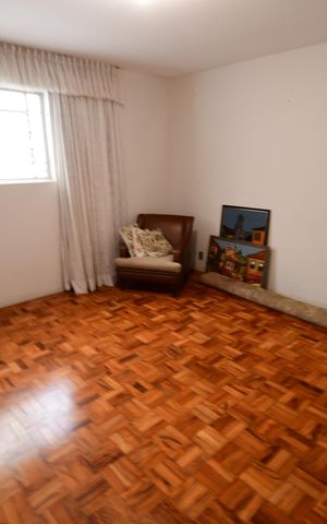 Casa à venda com 238m², 5 quartos e 3 vagasQuarto 3