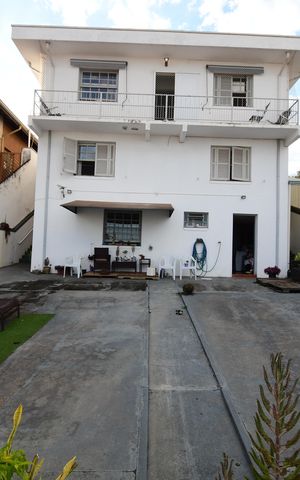 Casa à venda com 238m², 5 quartos e 3 vagasQuintal