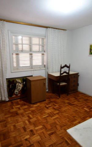 Casa à venda com 238m², 5 quartos e 3 vagasQuarto 4