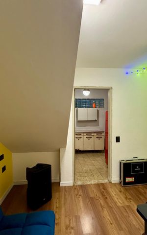 Casa à venda com 279m², 4 quartos e 3 vagasEstudio