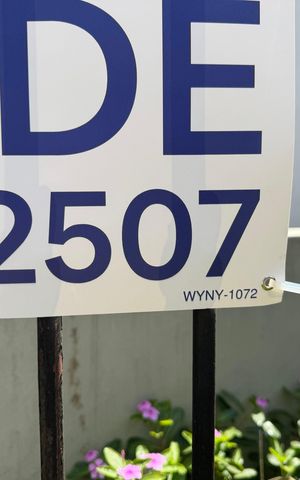 Casa à venda com 279m², 4 quartos e 3 vagasCódigo da placa WYNY-1072
