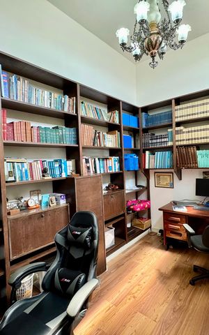 Casa à venda com 279m², 4 quartos e 3 vagasEscritório
