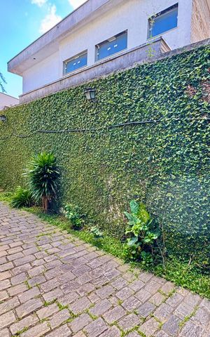 Casa à venda com 279m², 4 quartos e 3 vagasGaragem