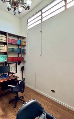 Casa à venda com 279m², 4 quartos e 3 vagasEscritório