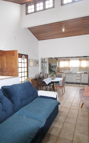 Casa à venda com 100m², 2 quartos e 3 vagasSala
