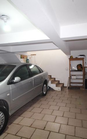 Casa à venda com 100m², 2 quartos e 3 vagasGaragem