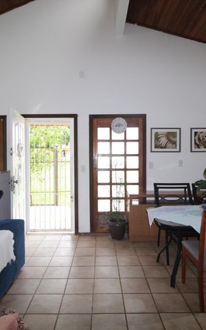 Casa à venda com 100m², 2 quartos e 3 vagasSala