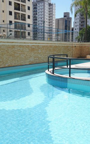 Apartamento à venda com 138m², 4 quartos e 3 vagasÁrea comum - Piscina