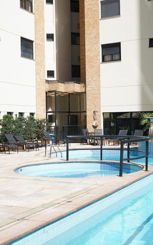 Apartamento à venda com 138m², 4 quartos e 3 vagasÁrea comum - Piscina