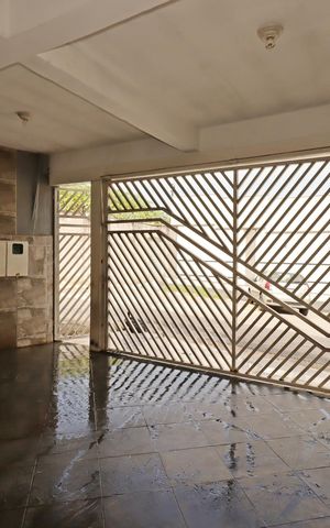 Casa à venda com 235m², 4 quartos e 2 vagasGaragem