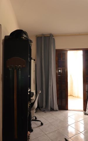 Casa à venda com 235m², 4 quartos e 2 vagasSuíte