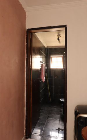 Casa à venda com 235m², 4 quartos e 2 vagasBanheiro 1