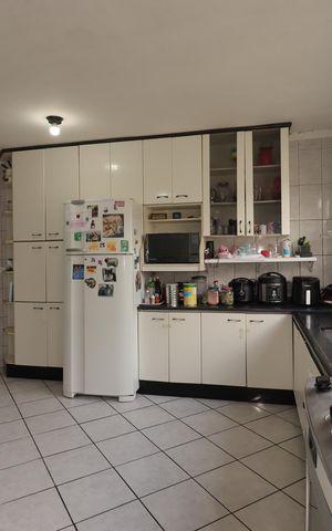 Casa à venda com 235m², 4 quartos e 2 vagasCozinha