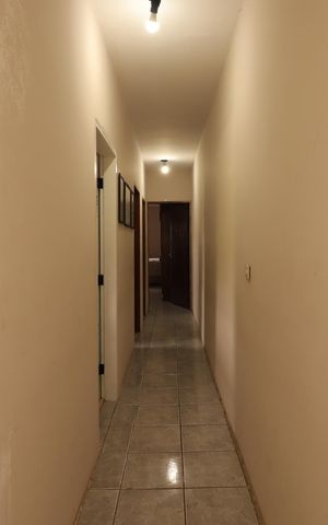 Casa à venda com 235m², 4 quartos e 2 vagasCorredor