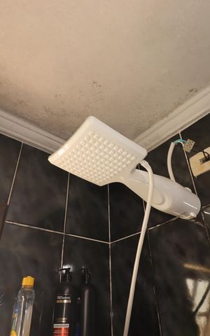 Casa à venda com 235m², 4 quartos e 2 vagasBanheiro 1 - Chuveiro