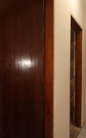 Casa à venda com 235m², 4 quartos e 2 vagasCorredor