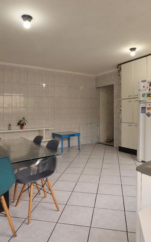 Casa à venda com 235m², 4 quartos e 2 vagasCozinha