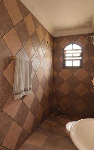 Casa à venda com 235m², 4 quartos e 2 vagasBanheiro 2