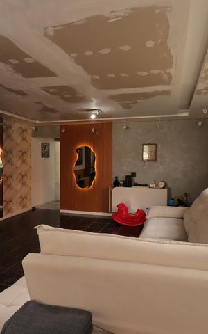 Casa à venda com 235m², 4 quartos e 2 vagasSala