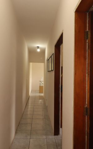 Casa à venda com 235m², 4 quartos e 2 vagasCorredor