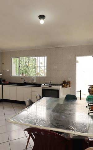 Casa à venda com 235m², 4 quartos e 2 vagasCozinha