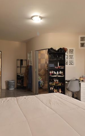 Casa à venda com 235m², 4 quartos e 2 vagasSuíte