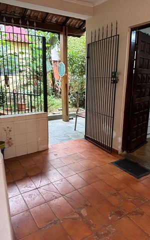 Casa à venda com 162m², 2 quartos e 3 vagas Casa à venda com 162m², 2 quartos e 3 vagasÁrea de Serviço