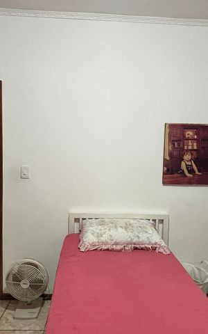 Casa à venda com 162m², 2 quartos e 3 vagas Casa à venda com 162m², 2 quartos e 3 vagasQuarto 1