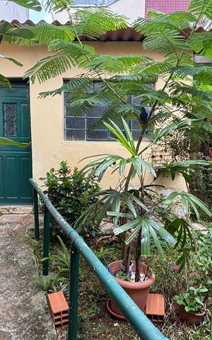 Casa à venda com 162m², 2 quartos e 3 vagas Casa à venda com 162m², 2 quartos e 3 vagasQuintal