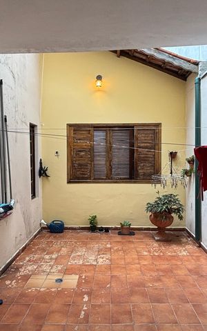 Casa à venda com 162m², 2 quartos e 3 vagas Casa à venda com 162m², 2 quartos e 3 vagasÁrea de Serviço