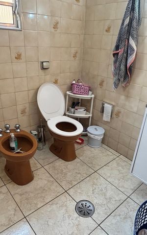 Casa à venda com 162m², 2 quartos e 3 vagas Casa à venda com 162m², 2 quartos e 3 vagasBanheiro