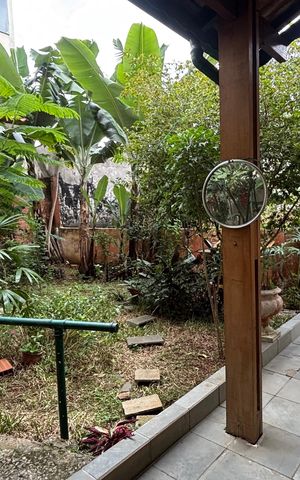 Casa à venda com 162m², 2 quartos e 3 vagas Casa à venda com 162m², 2 quartos e 3 vagasQuintal